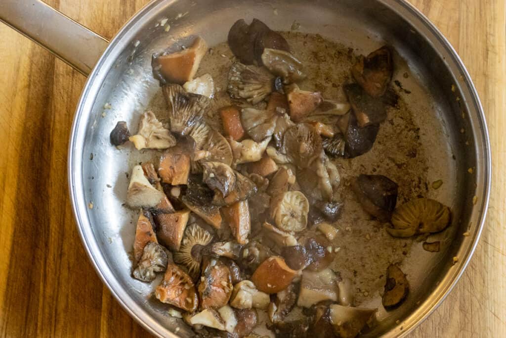 Sautéed mushrooms for the risotto base.