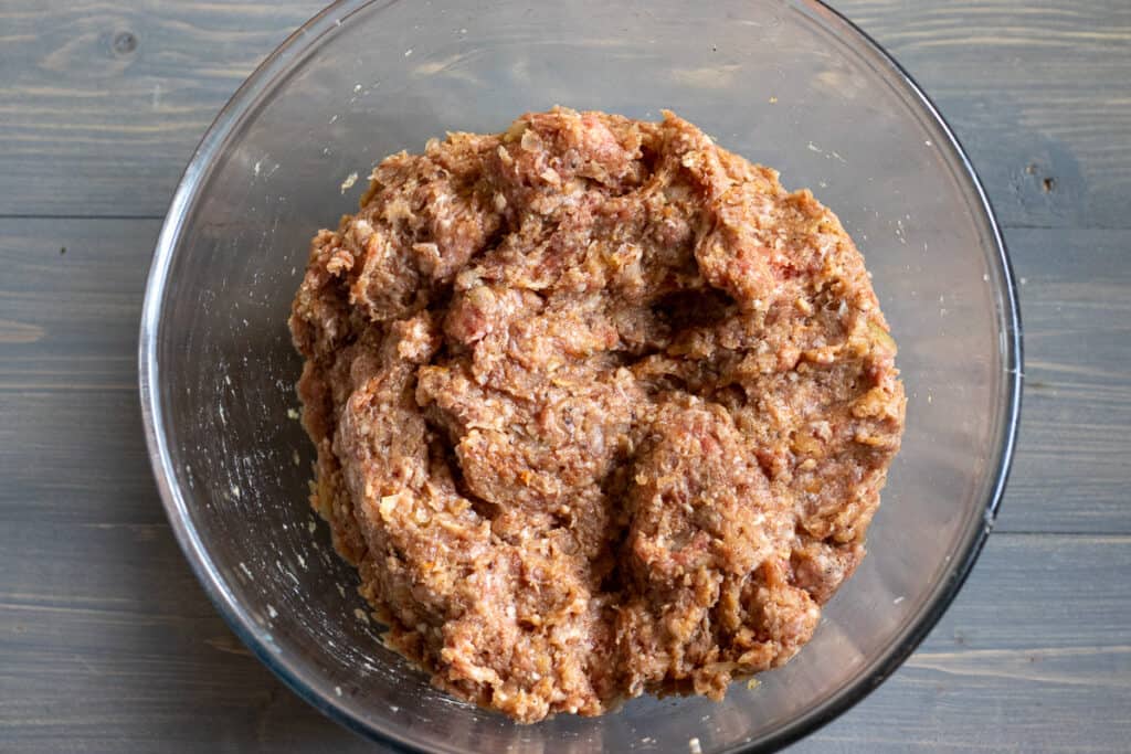 The kneaded kofte mixture in a bowl.