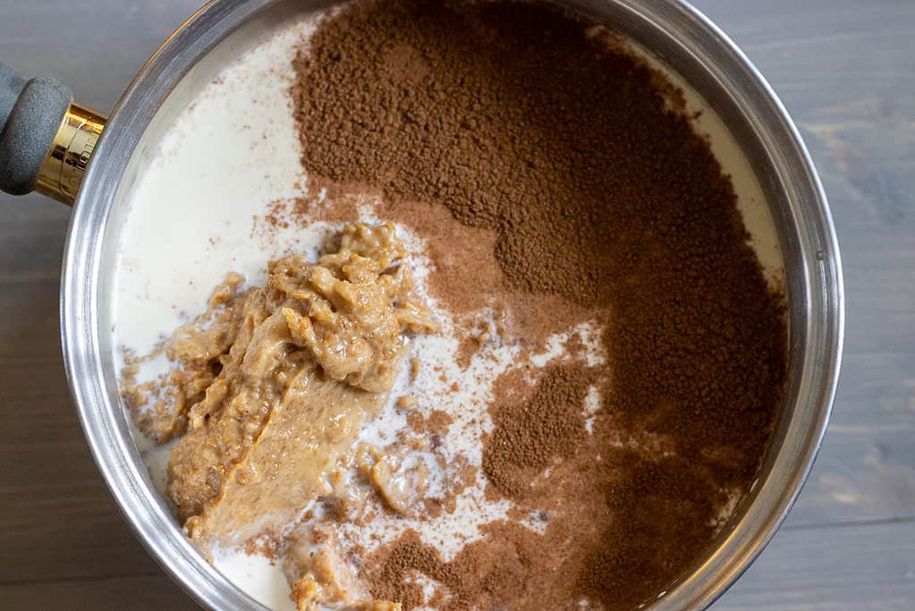 Puréed dried figs are added to the warm milk along with the cinnamon.