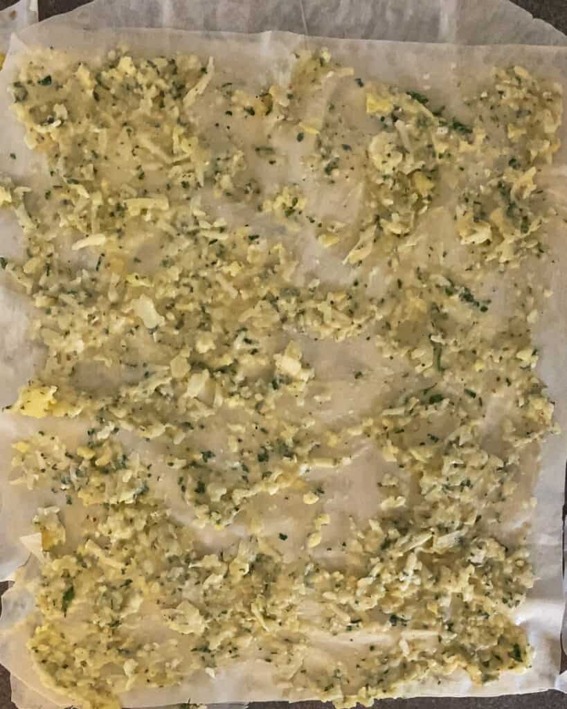 Potato filling spread over the yufka sheet.