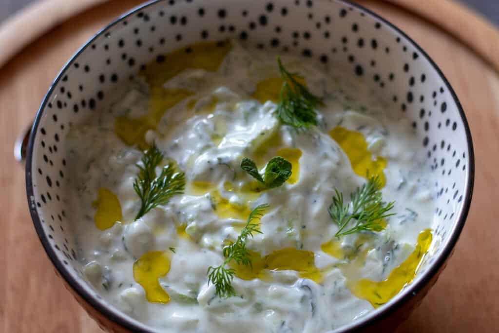 cacik Turkish yoghurt dip with cucumber