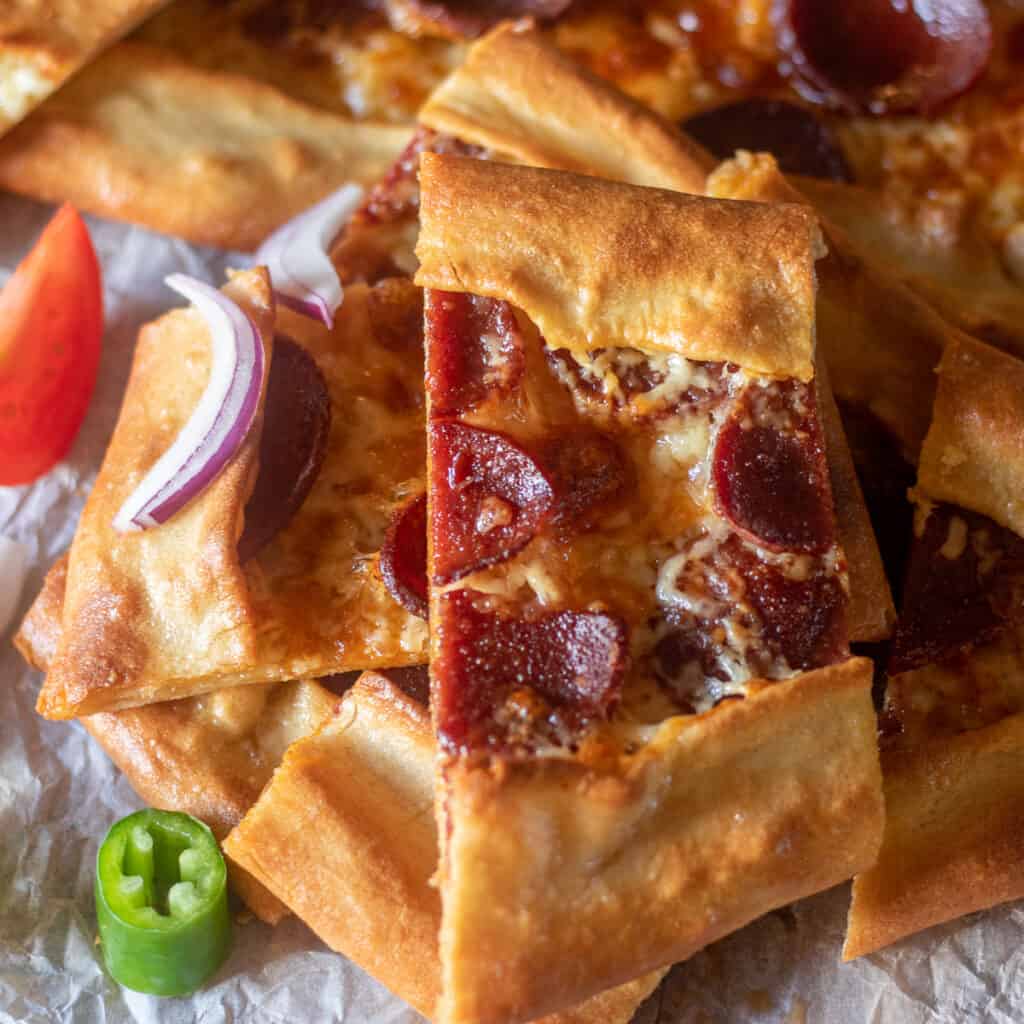 sucuklu&kasarli pide slices