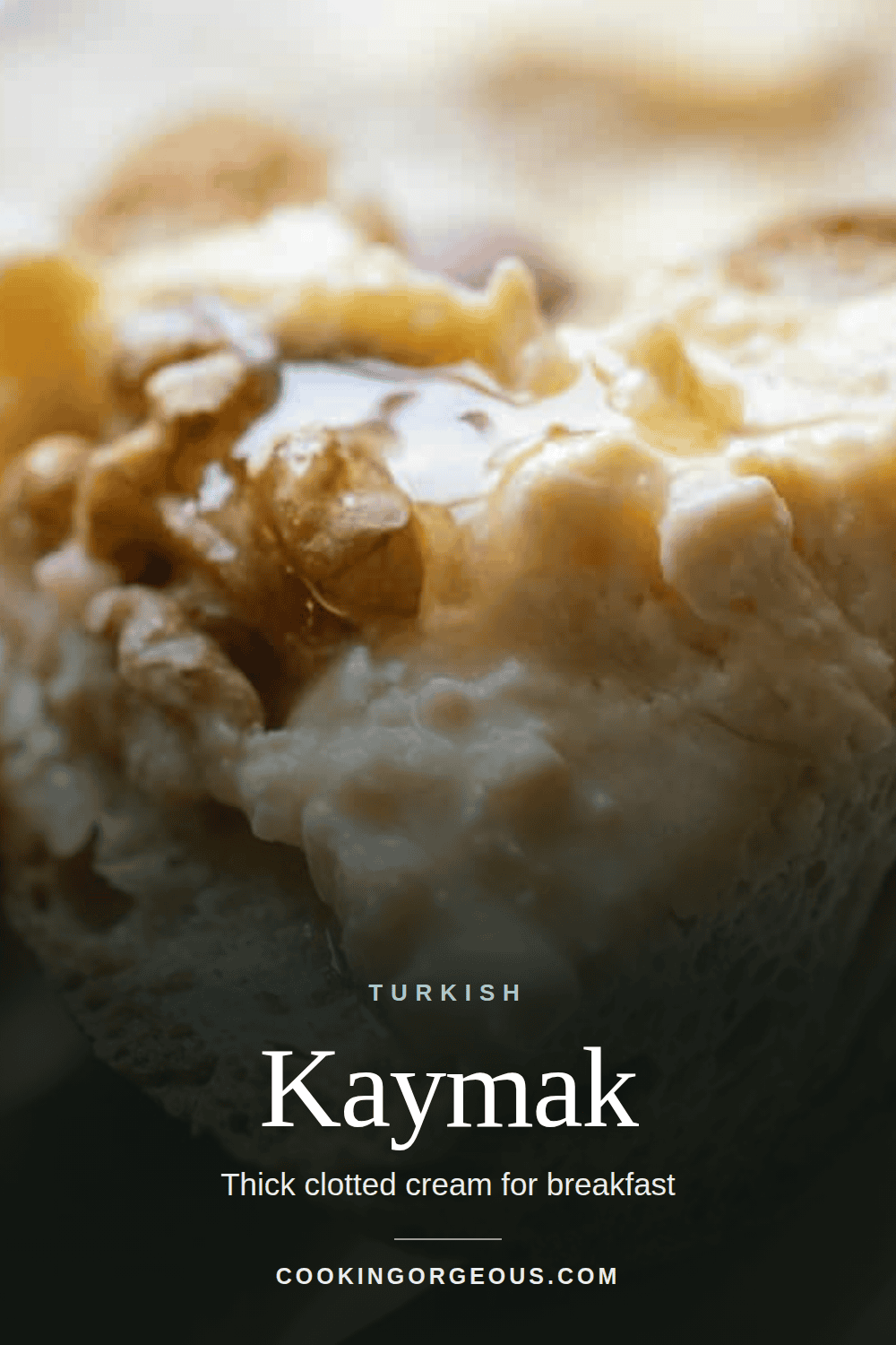 Turkish kaymak served with honey and bread.